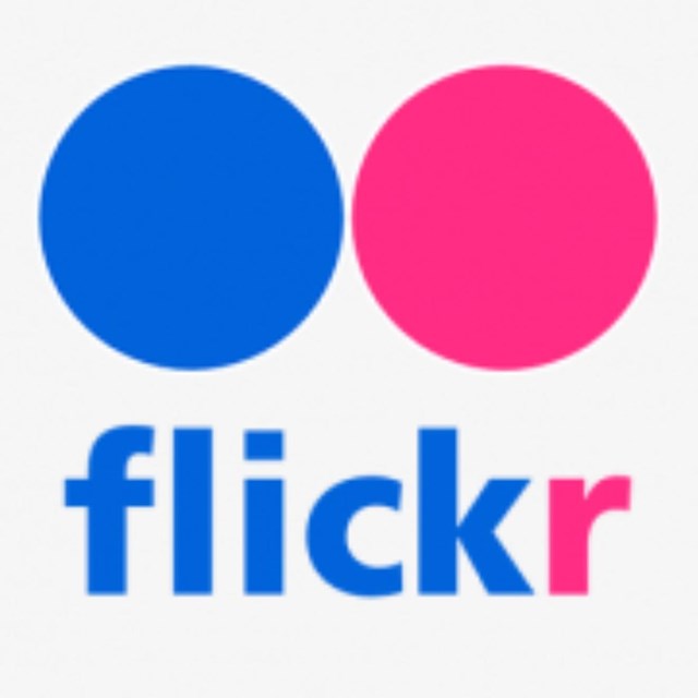 logo of social media site flickr