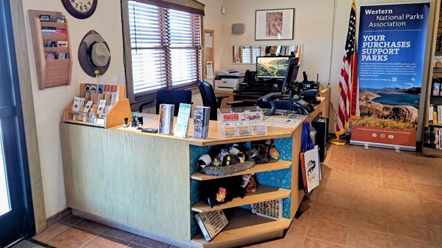 Abo Visitor Center Desk
