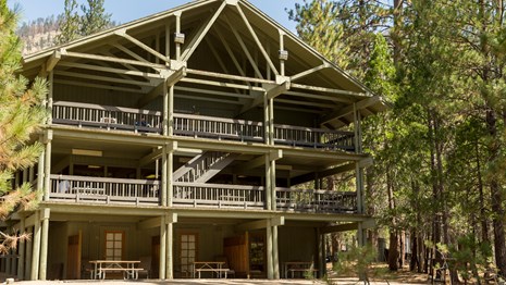 Cedar Grove Lodge. Photo by Kiel Maddox.