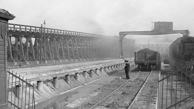 Coal refilling trestle with ash tracks