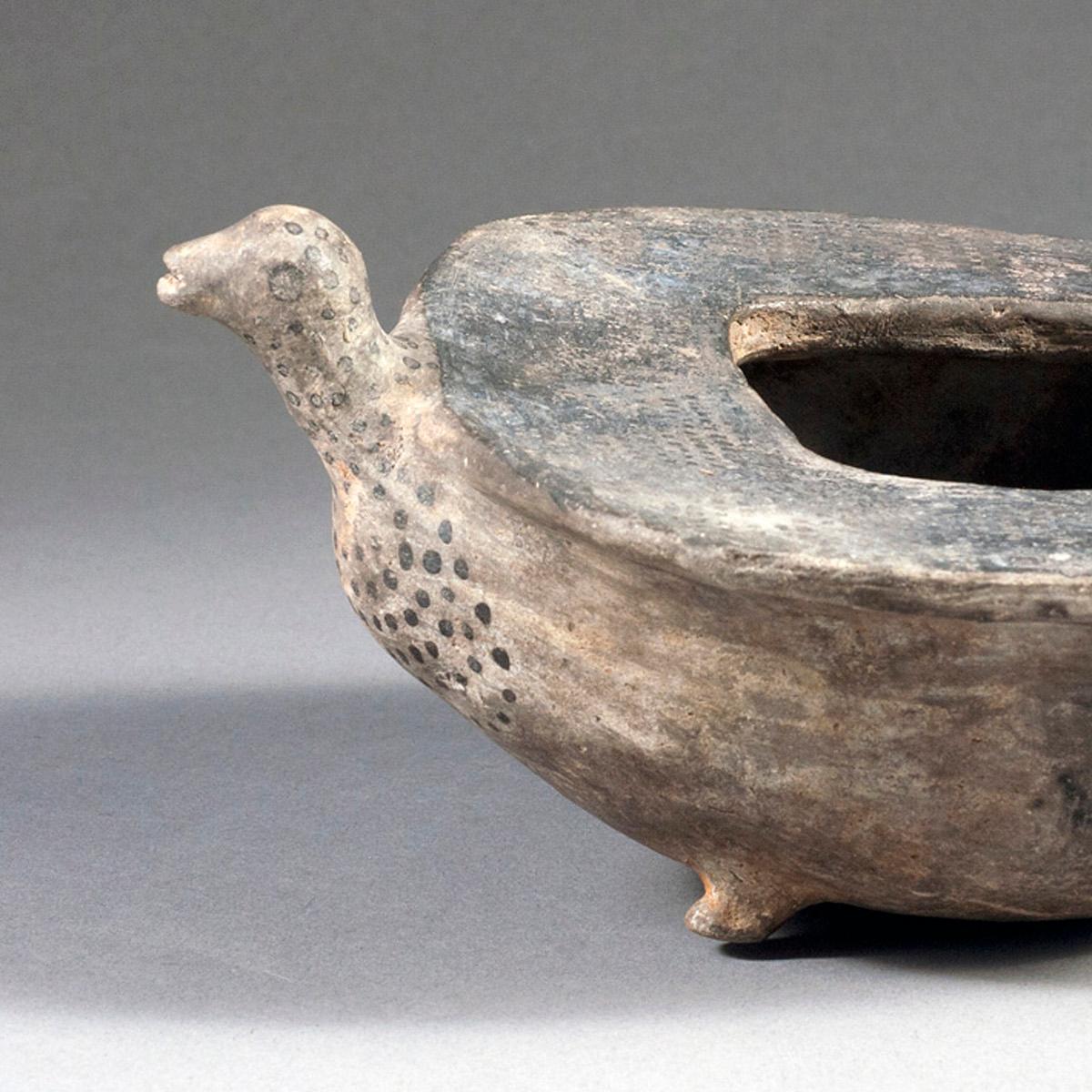 Tusayan Black-on-white bird effigy bowl from the SW Virtual Museum