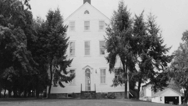 Black and white photo of The Friend's Home (Jemima Wilkinson House).