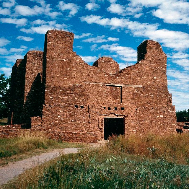 Quarai Church ruins by HJPD CC BY 3.0