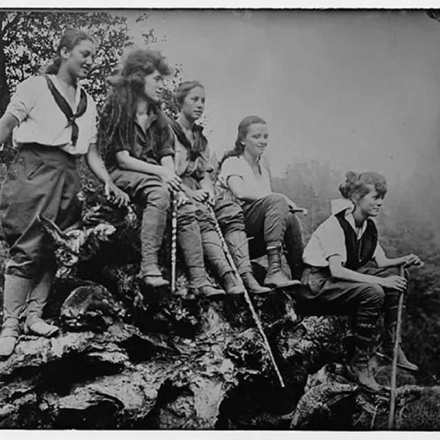 Women hikers