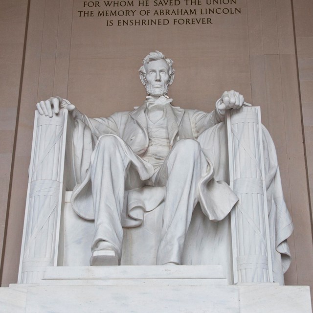 Abraham Lincoln Statue