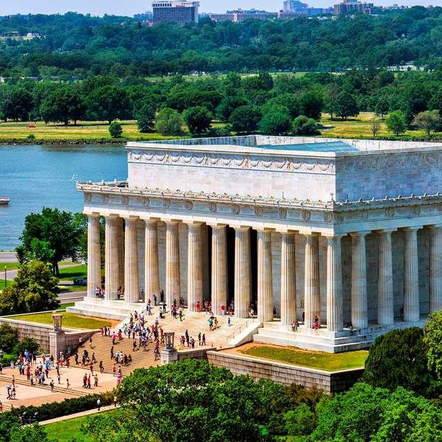 Aerial view of the Lincoln Memorial.