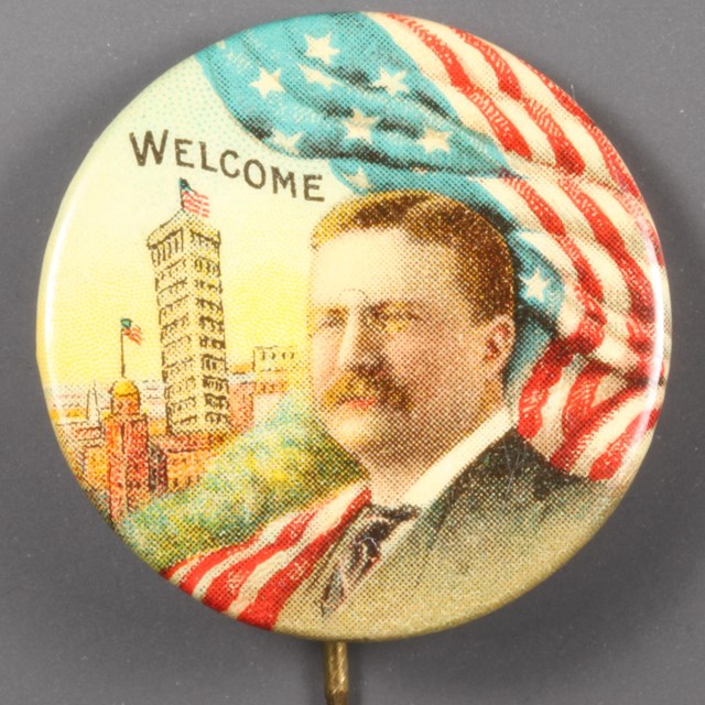 Campaign pin with Theodore Roosevelt image