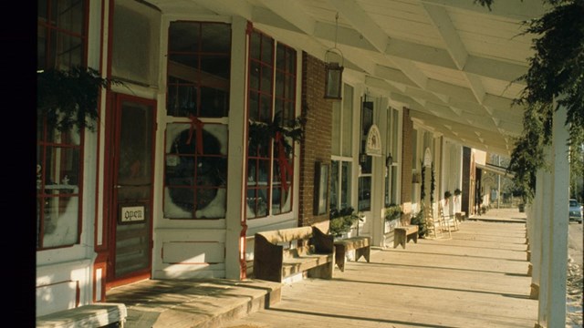 storefronts in arrow rock, mo