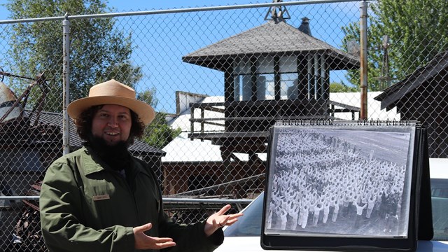 Ranger giving a tour. NPS Photo Danny Ortiz