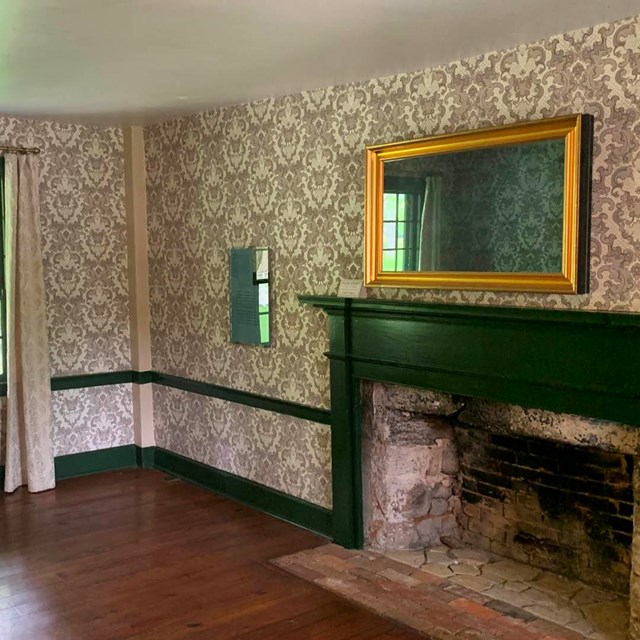 (Dining Room)