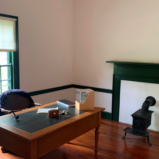 (Office)