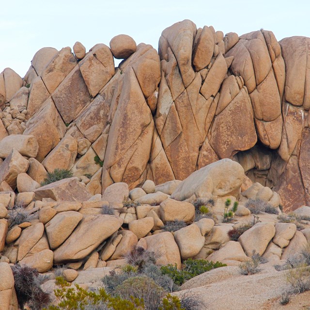 Photo of a ridge of weathered granite boulders