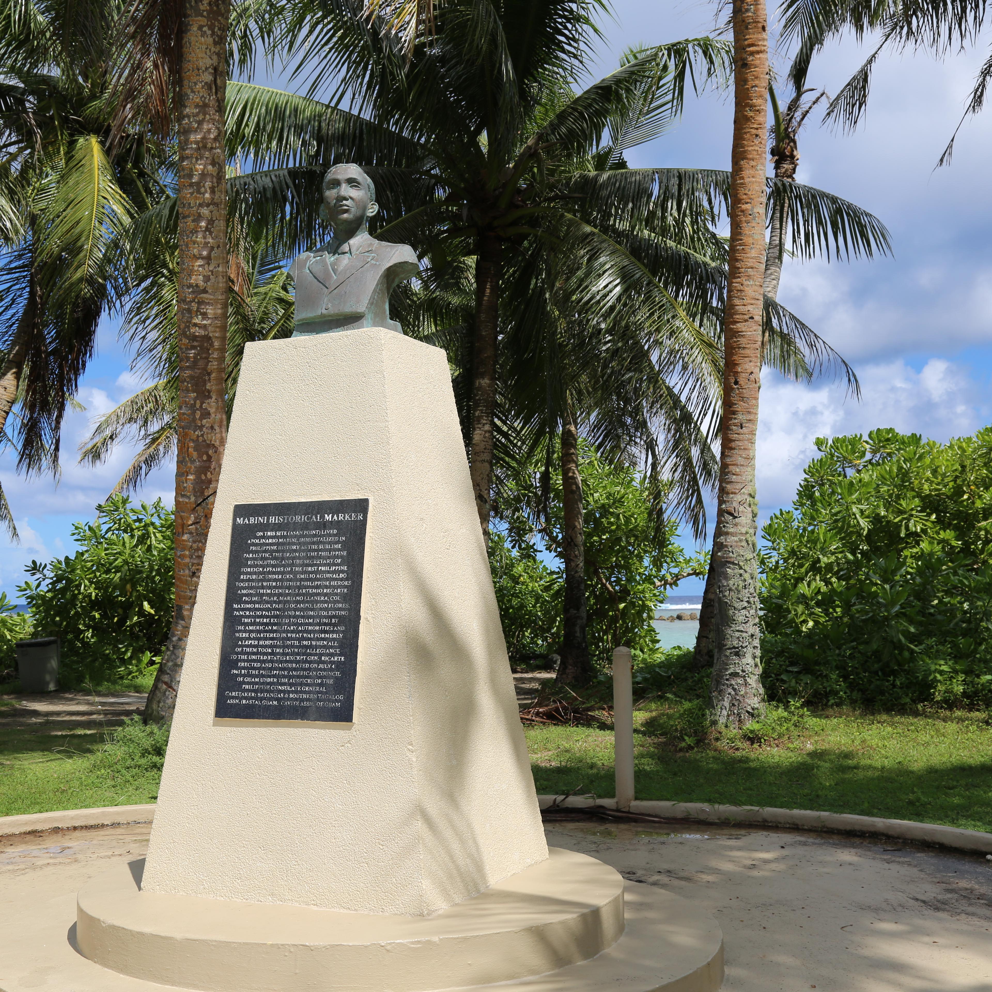 Obelisk with the bust of a man on top