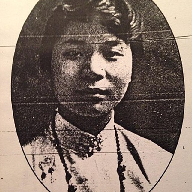 Black and white photo of Mabel Lee