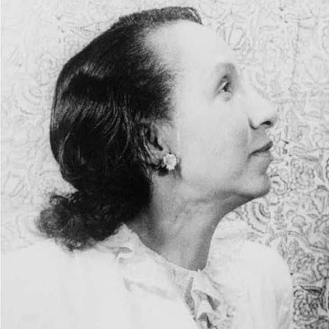 Black and white profile photo of Shirley Du Bois