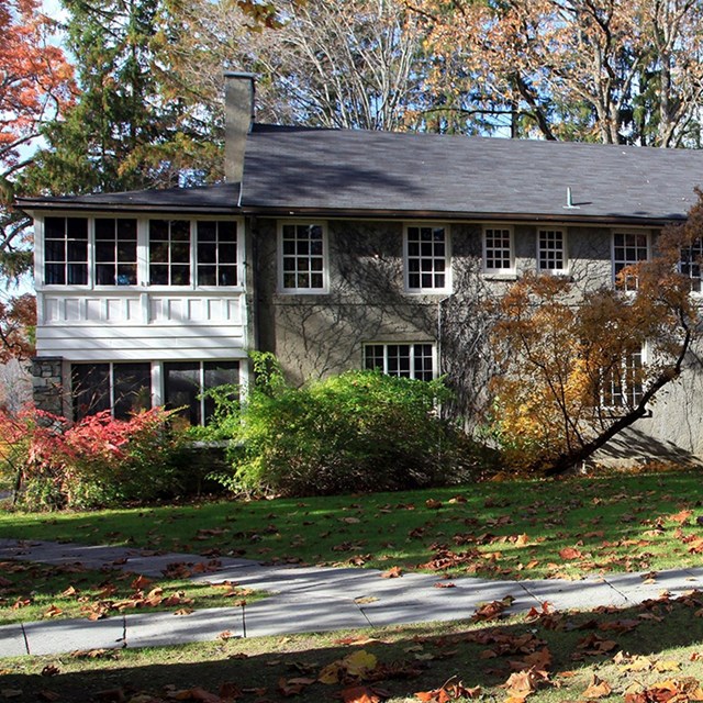 Contemporary photo of Roosevelt's cottage at Val Kill, NPS photo. 