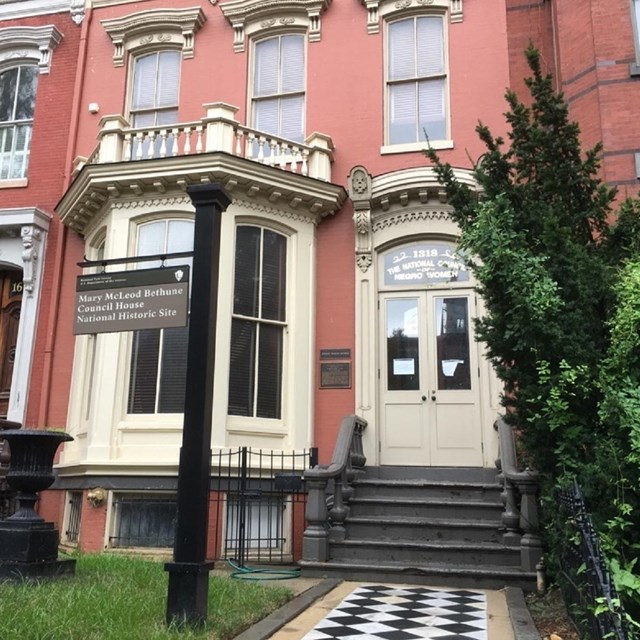 Exterior photo of brick row house, Council House. NPS photo. 