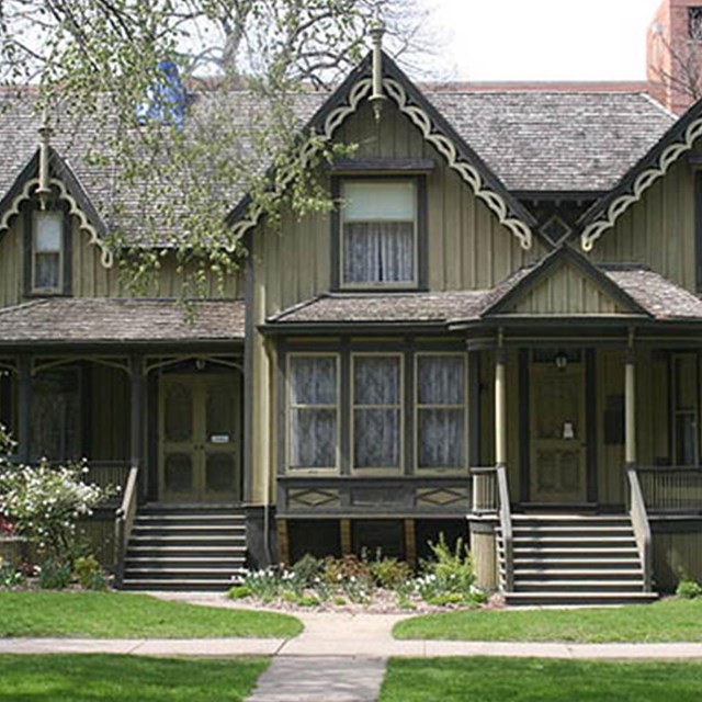 exterior photo of frances willard house by thshriver, CC BY SA