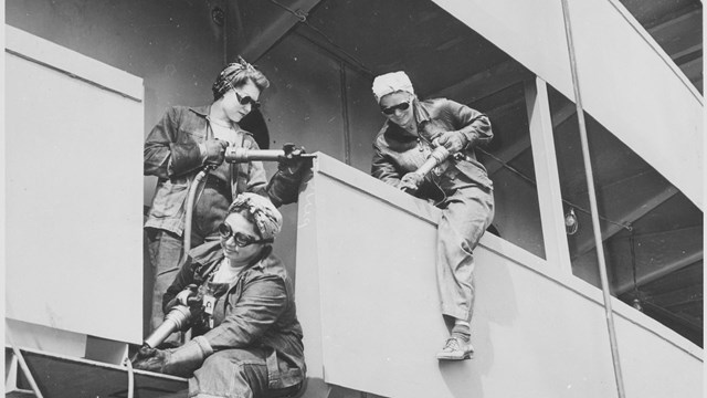 “Chippers”, or women war workers of Marinship Corporation, Sausalito, California, 1942.