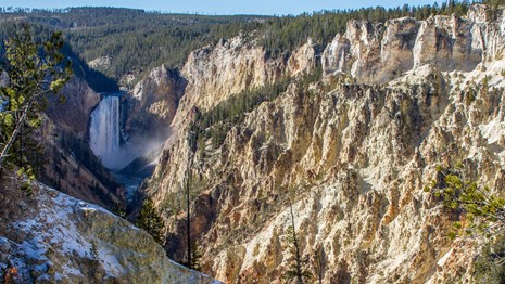 Yellowstone National Park Hiking Trails Hike A Trail - Yellowstone National Park (U.s. National Park Service)