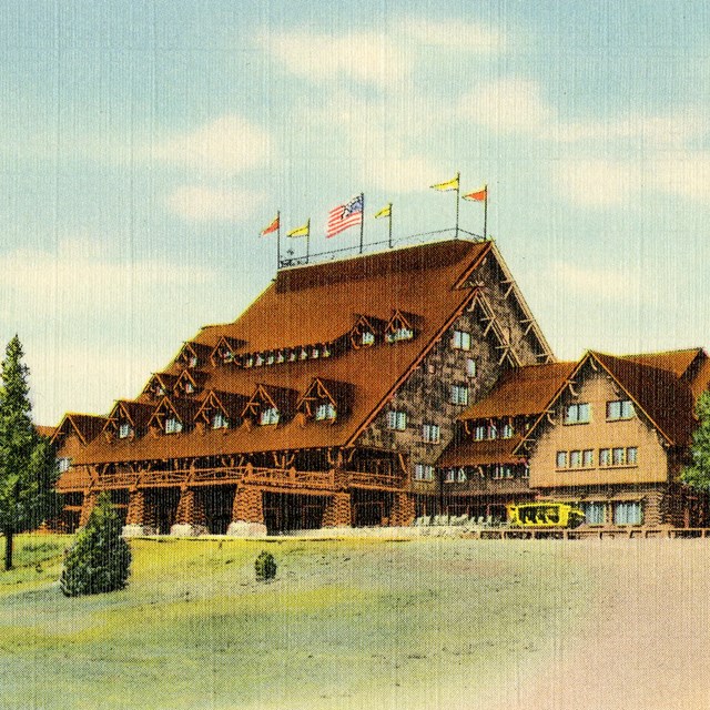 28455. Old Faithful Inn, Yellowstone National Park (Postcard)