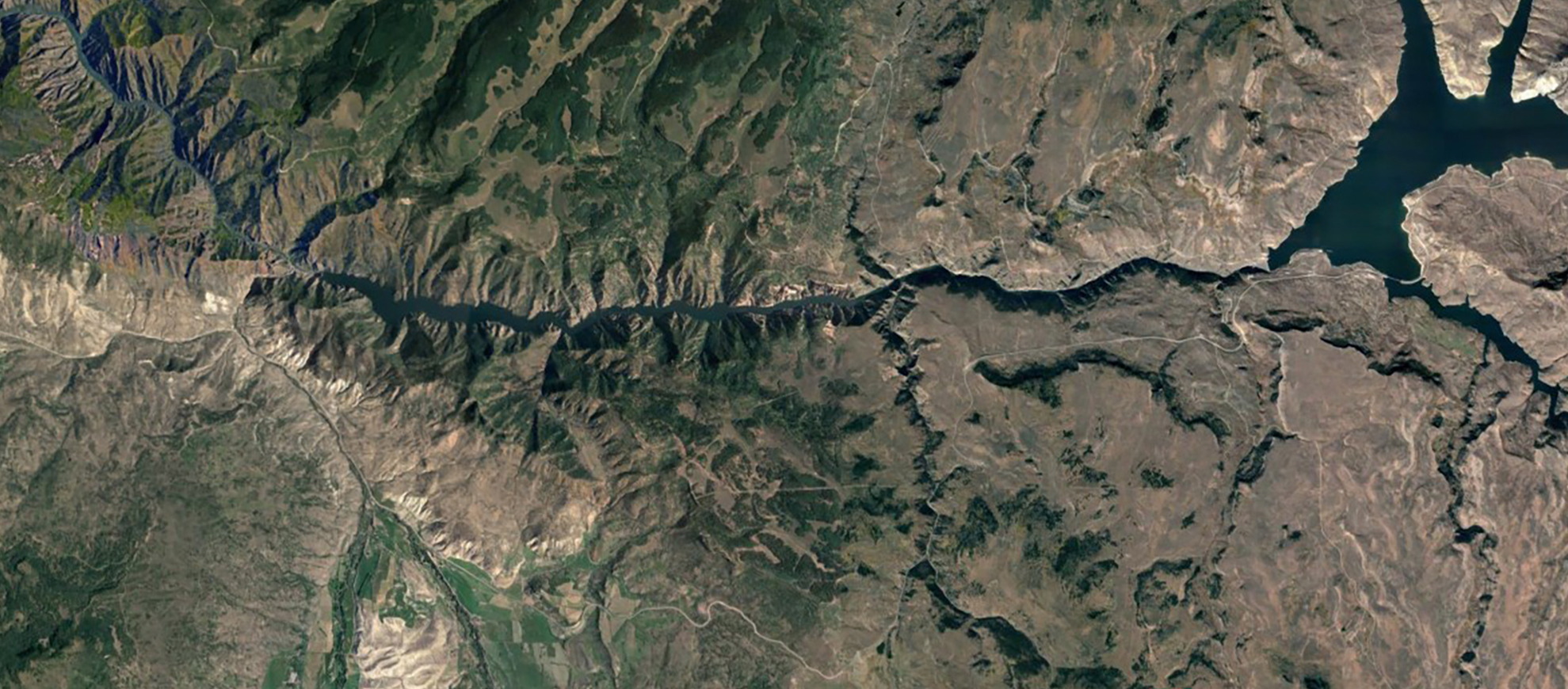 Map showing colorful geologic layers of Curecanti