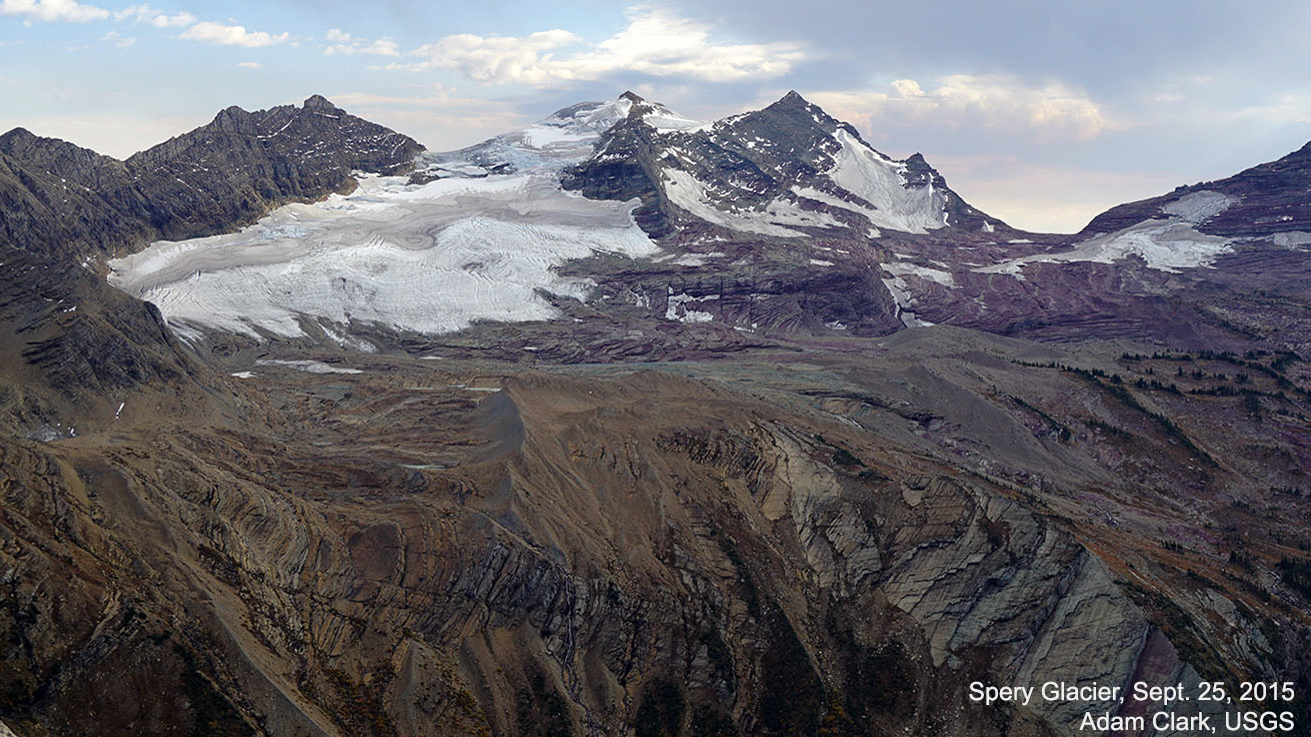 A broad rocky landscape of a glacier basin.