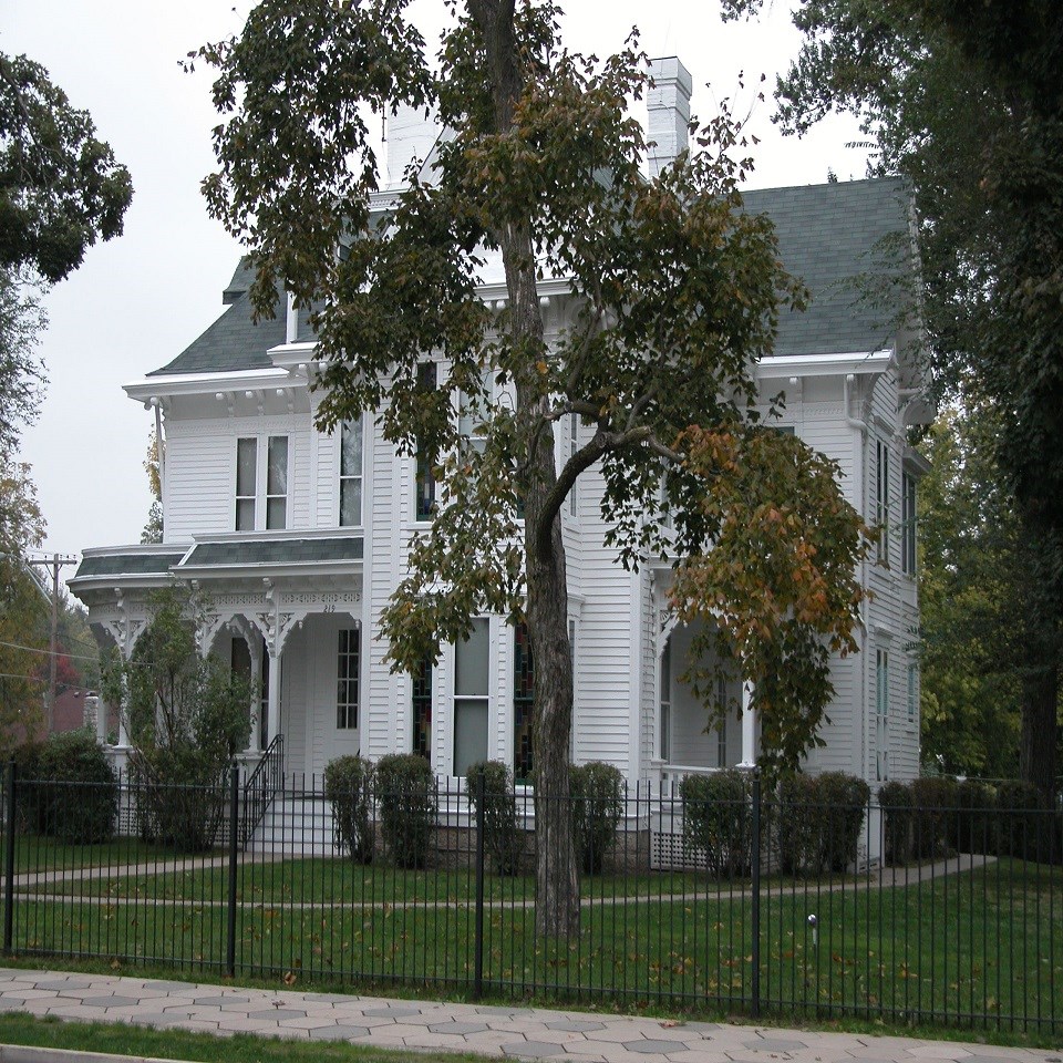 Black and white picture of 219 North Delaware Street, early 1900s