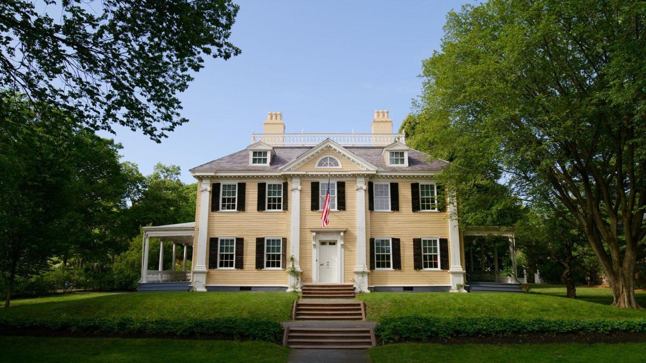 Longfellow House-Washington's Headquarters (MA): History Unveiled