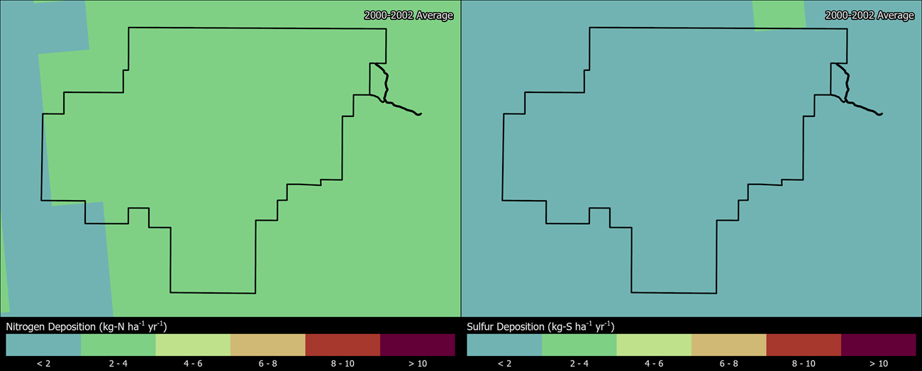Two maps showing GUMO boundaries. The left map shows the spatial distribution of estimated total nitrogen deposition levels from 2000-2002. The right map shows the spatial distribution of estimated total sulfur deposition levels from 2000-2002.