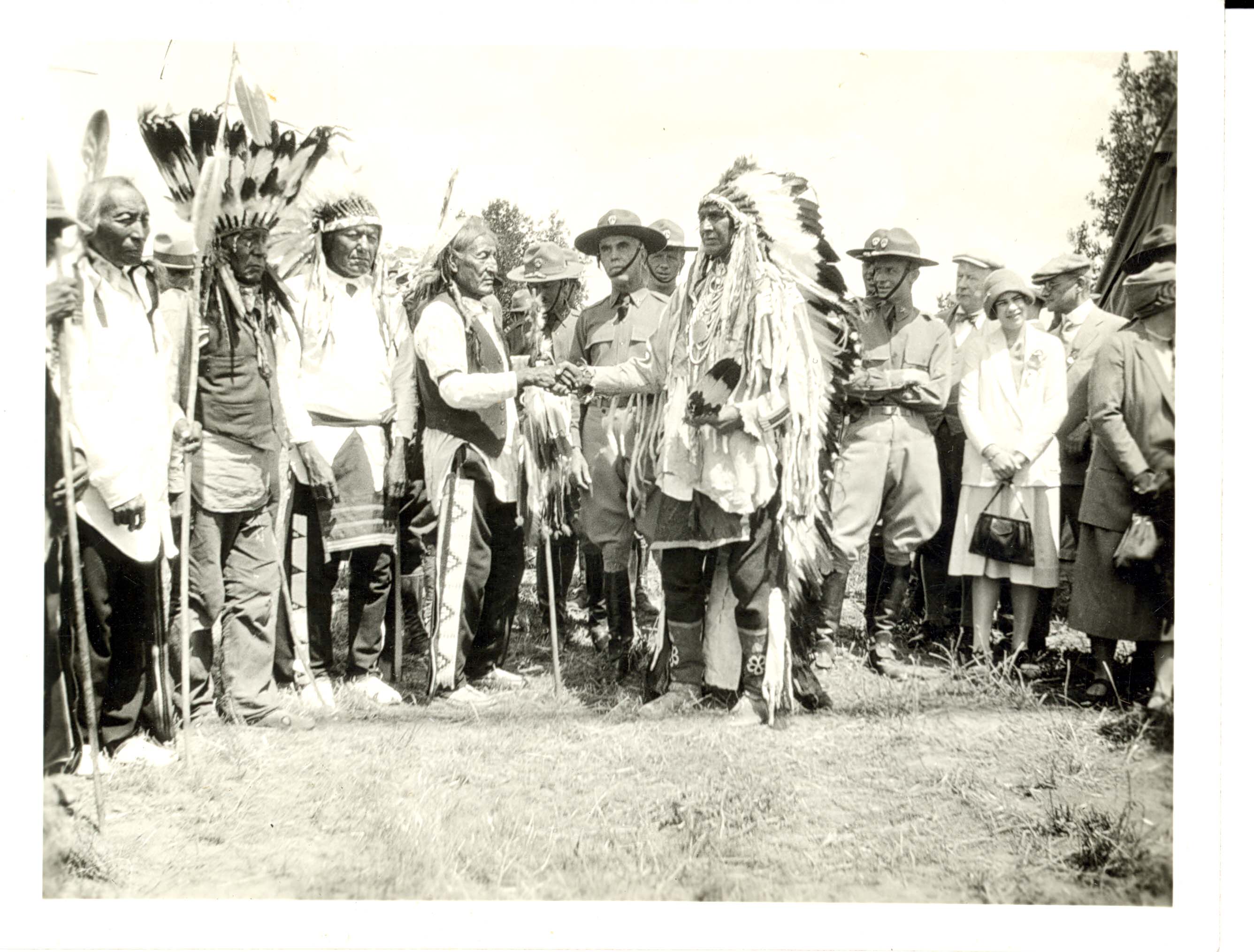battle of little bighorn From other relatives, medicine crow heard stories of the battle of little bighorn from people who were there, including his great uncle, white. battle of little bighorn From other relatives, medicine crow heard stories of the battle of little bighorn from people who were there, including his great uncle, white.