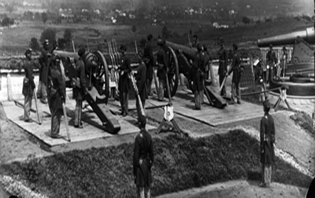 Soldiers on duty at Fort Marcy Soldiers on duty at Fort Marcy