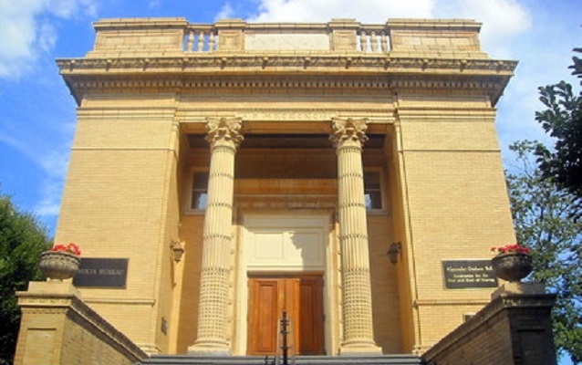 Neo-classical entrance to the Volta Bureau with two columns 