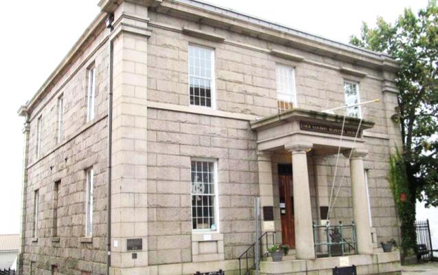 exterior photo of the new london customhouse