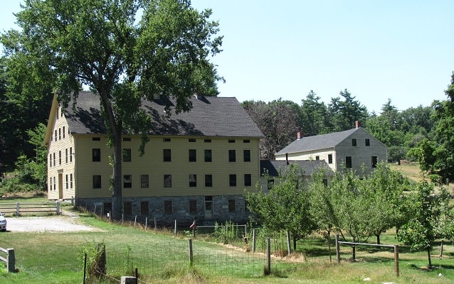 yellow barn in harvard shaker village