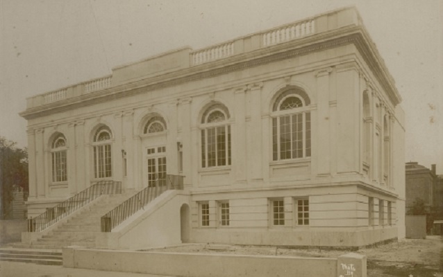 Historic photograph of the location of the Charleston Library Society on King Street. 