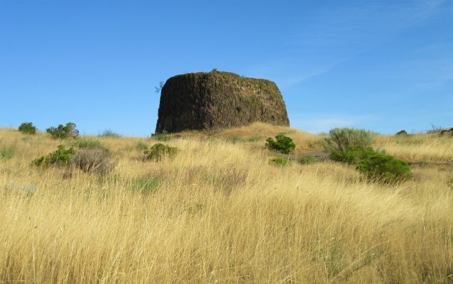 Large rock in the shape of a hat Large rock in the shape of a hat