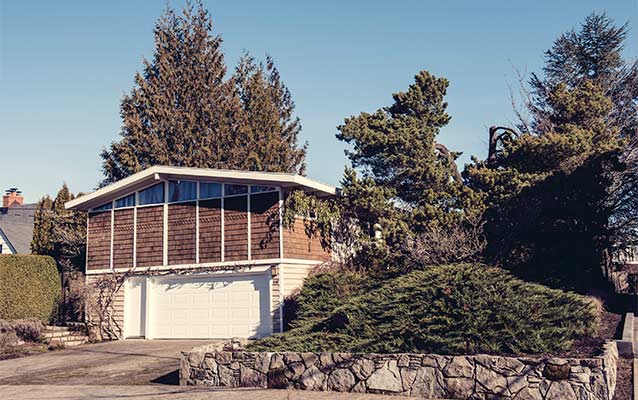 Dr. Homer H. Harris House, front area, west facade/landscape, looking northeast. 