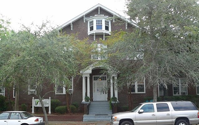 Front of Florence Crittenton home, photo by Ammodramus, CC0.