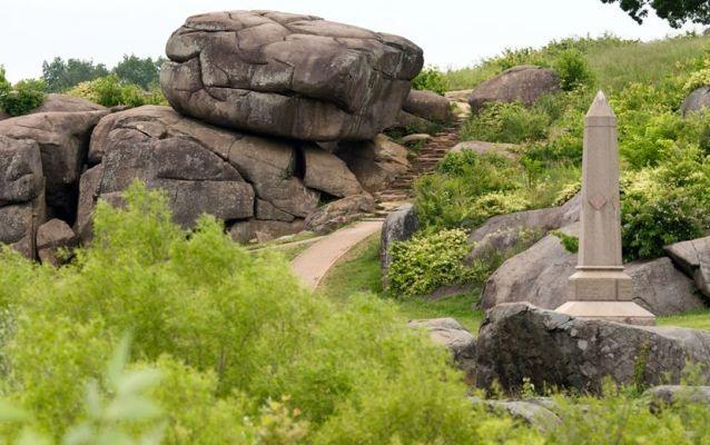 Boulders and monument found at Devil's Den