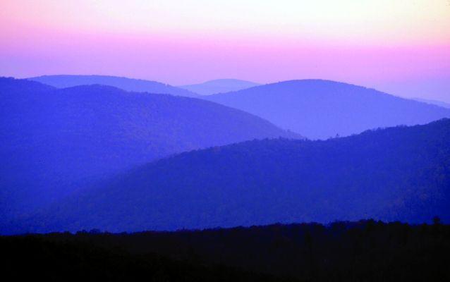 Photo of Thornton Gap at sunset