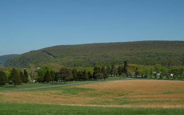 Modern photograph of Loudon Heights as seen from Bolivar Heights Modern photograph of Loudon Heights as seen from Bolivar Heights