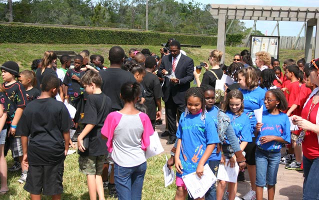 Mayor with Jr. Rangers