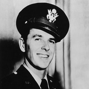 image of Ronald Reagan as a young officer