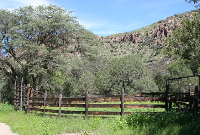 Modern day photo of the corral at Faraway Ranch