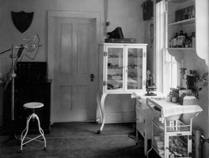 A black and white photo of an office room