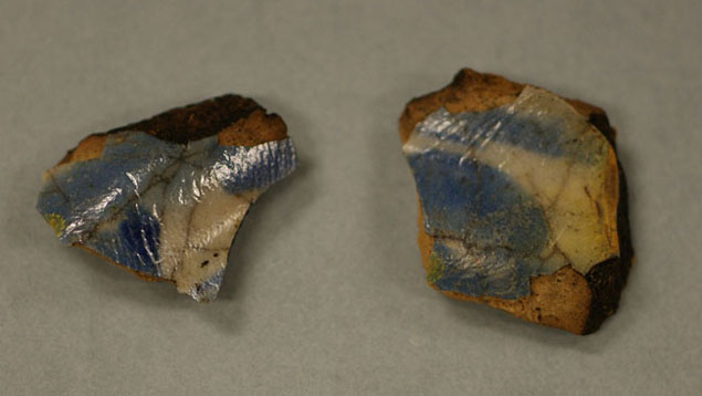 Two tin-glazed earthenware fragments unearthed in 2016.