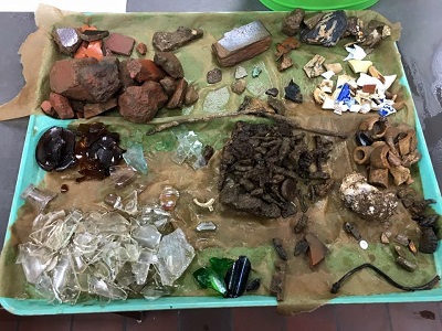Freshly washed artifacts, glass, architectural materials, bones, ceramics, plastic Freshly washed artifacts, glass, architectural materials, bones, ceramics, plastic