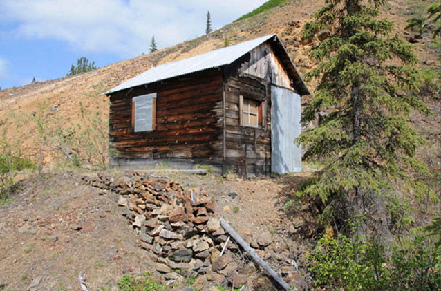 Cabin on Neversweat Prospect (NPS Cultural Landscapes Program Alaska, 2009) Cabin on Neversweat Prospect (NPS Cultural Landscapes Program Alaska, 2009)