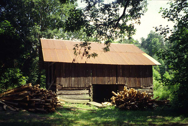 John Litton barn (Slaven/Litton Farmstead: Cultural Landscapes Inventory, NPS, 1998)